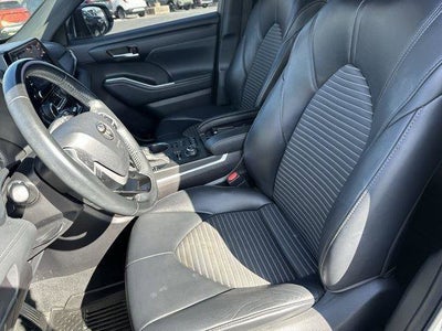 2022 Toyota Highlander XSE