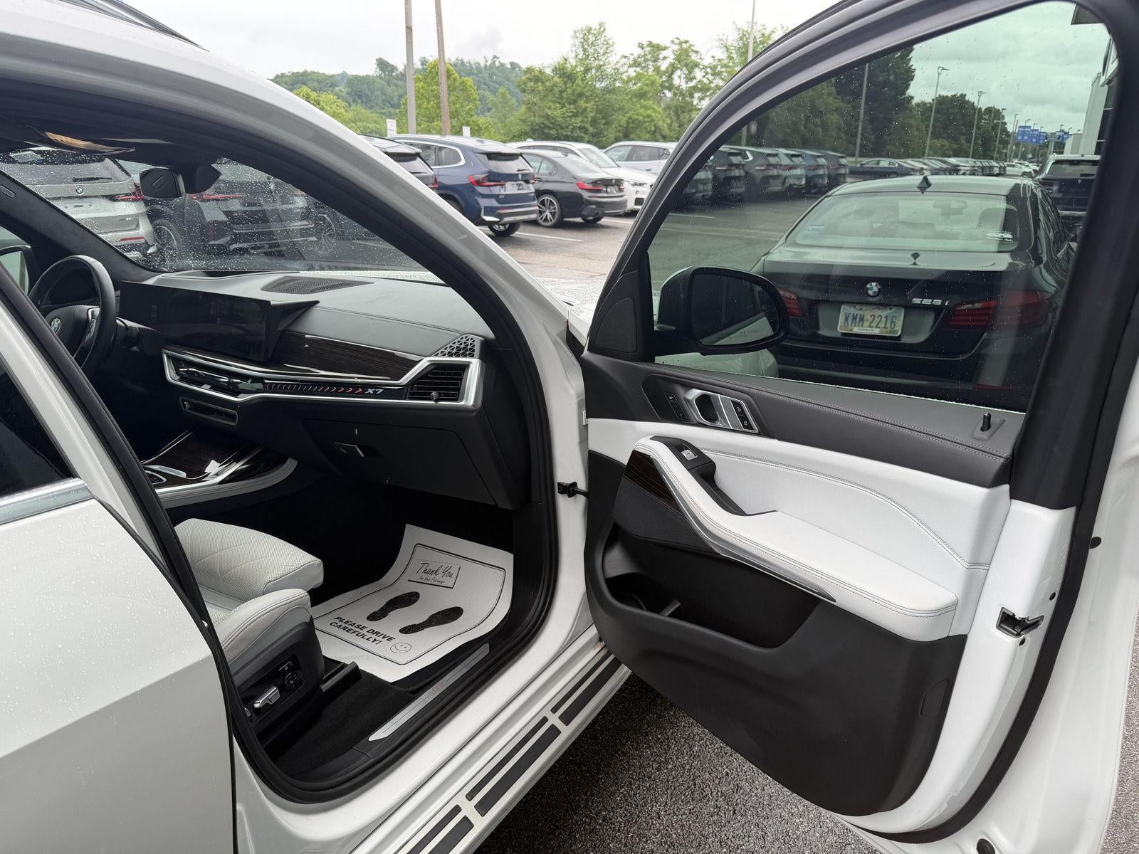 2023 BMW X7 xDrive40i