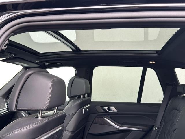 2025 BMW X5 M60i