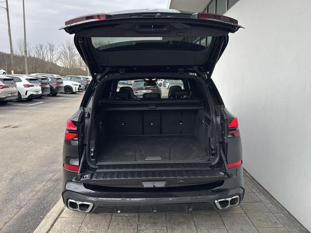 2025 BMW X5 M60i