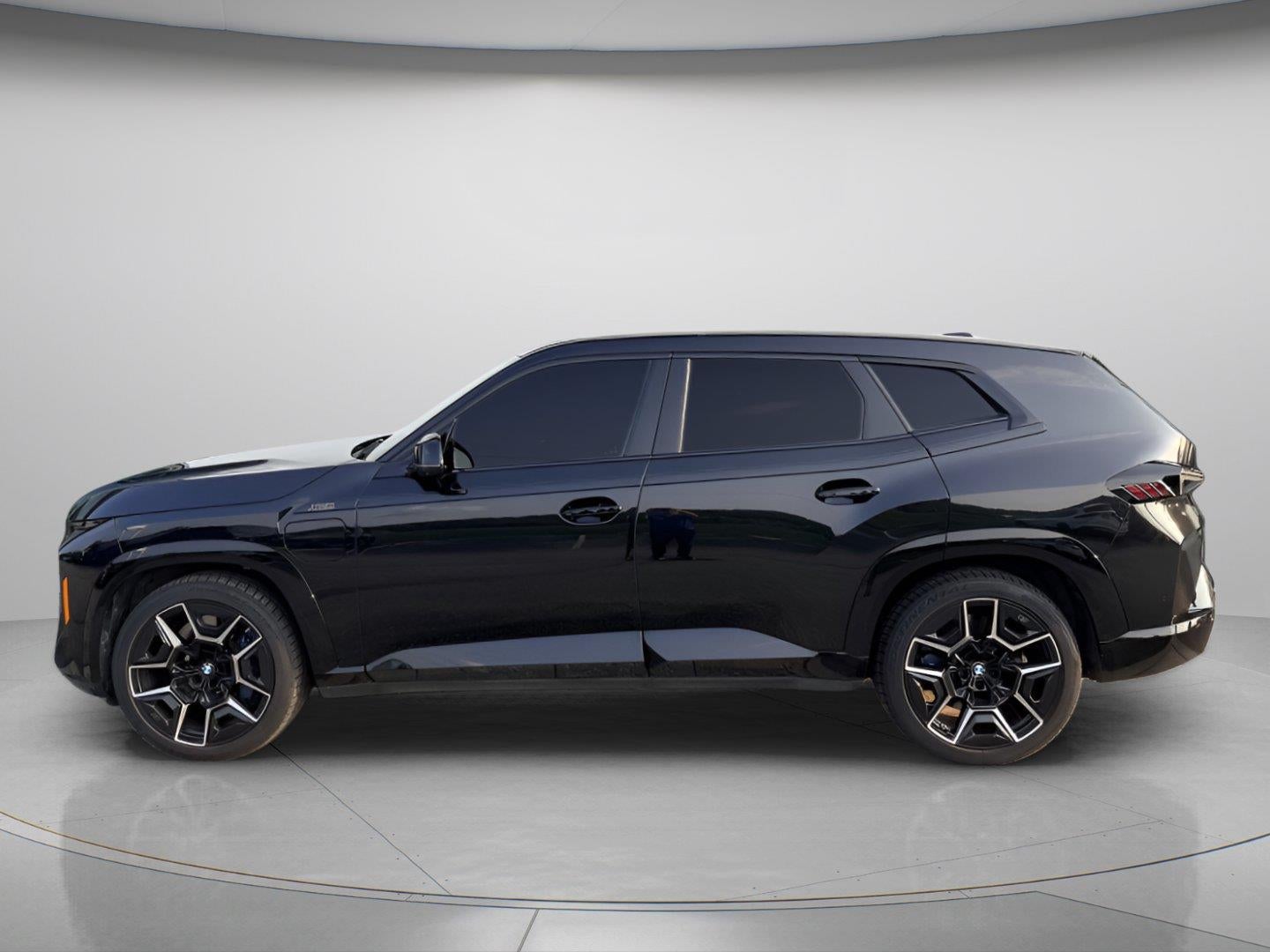 2025 BMW XM Base