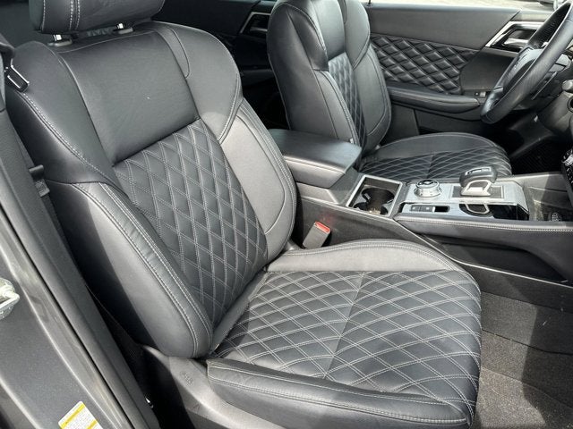 2023 Mitsubishi Outlander SEL