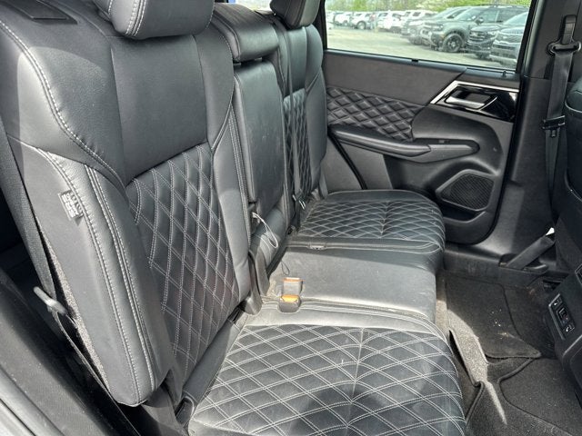 2023 Mitsubishi Outlander SEL