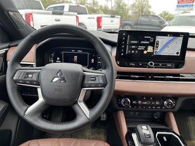 2025 Mitsubishi Outlander SEL