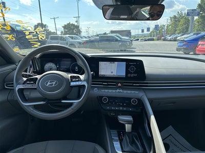 2025 Hyundai Elantra SEL Convenience