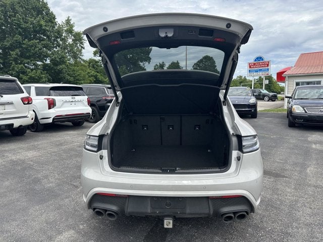 2025 Porsche Macan T