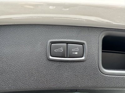 2025 Porsche Macan T