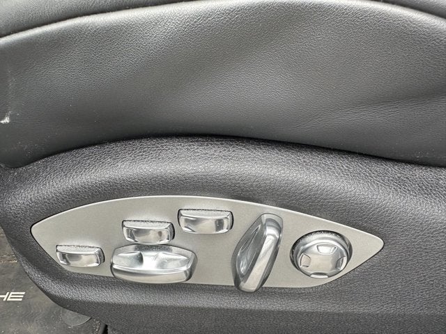 2025 Porsche Macan T