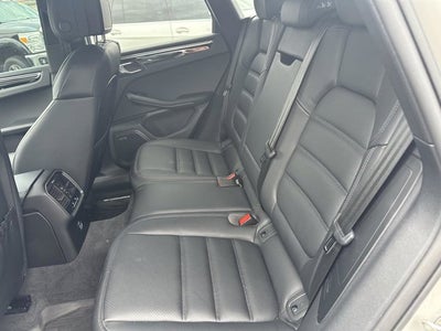 2025 Porsche Macan T