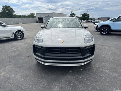 2025 Porsche Macan T