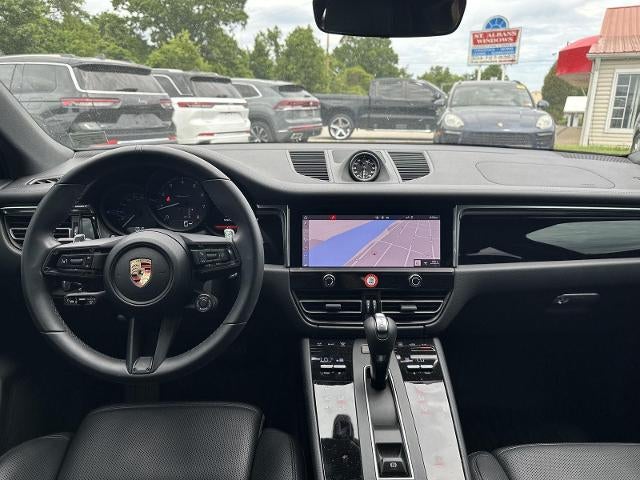 2025 Porsche Macan T