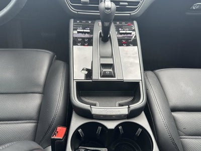 2025 Porsche Macan T