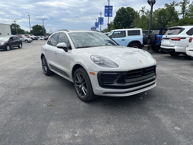 2025 Porsche Macan T