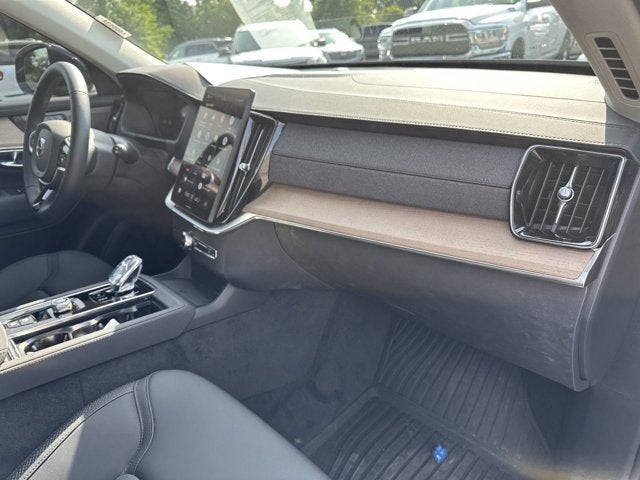 2026 Volvo XC90 Plus