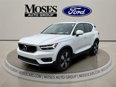 2021 Volvo XC40 T5 Momentum