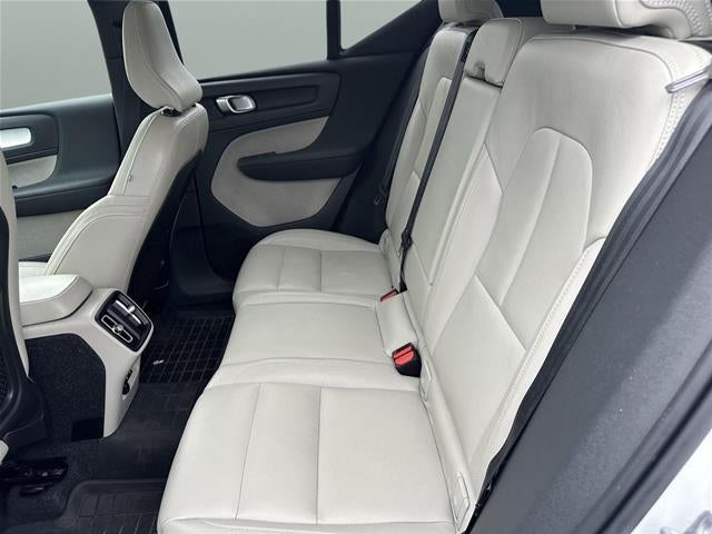 2021 Volvo XC40 T5 Momentum