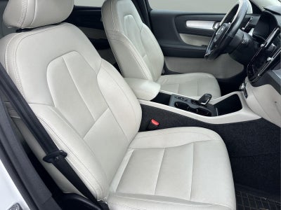 2021 Volvo XC40 T5 Momentum