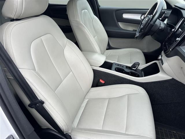 2021 Volvo XC40 T5 Momentum