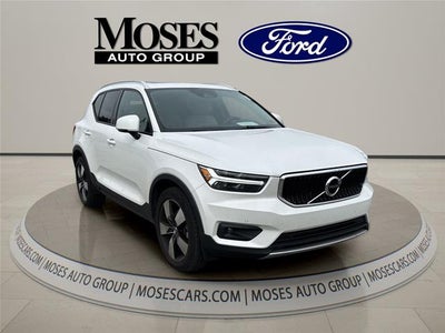 2021 Volvo XC40 T5 Momentum