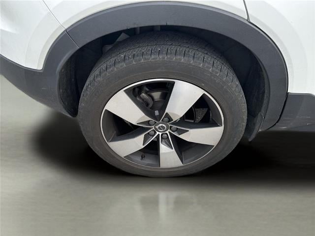 2021 Volvo XC40 T5 Momentum
