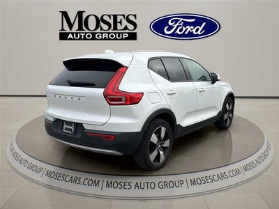 2021 Volvo XC40 T5 Momentum
