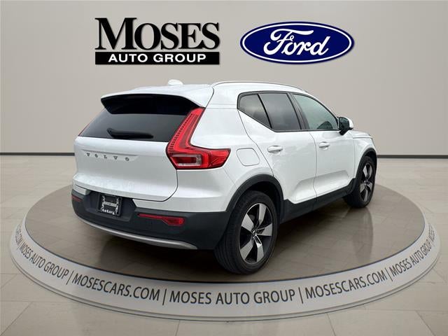 2021 Volvo XC40 T5 Momentum