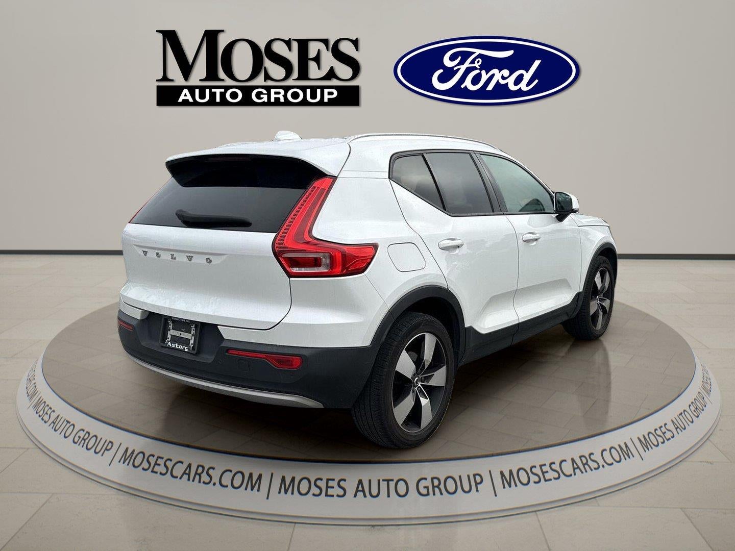 2021 Volvo XC40 T5 Momentum