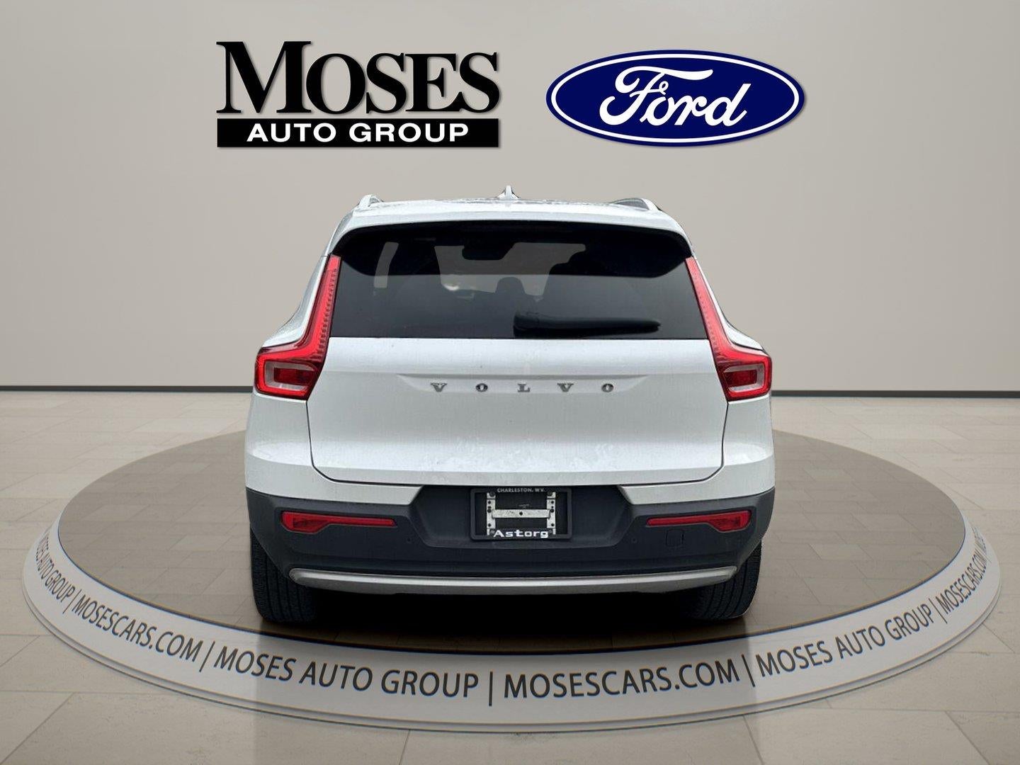 2021 Volvo XC40 T5 Momentum