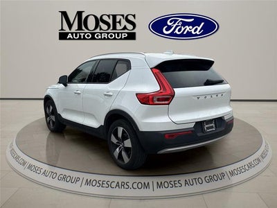 2021 Volvo XC40 T5 Momentum