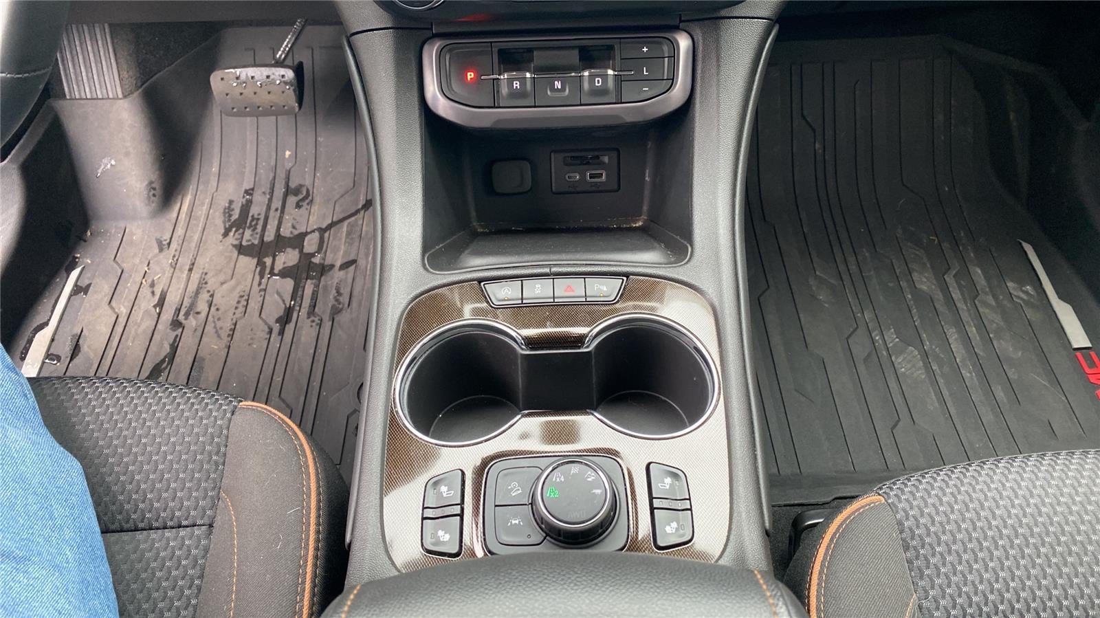 2023 GMC Acadia AT4