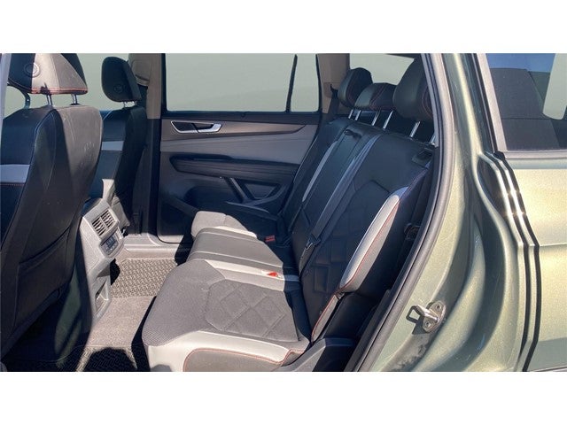 2024 Volkswagen Atlas 2.0T Peak Edition SE w/Technology