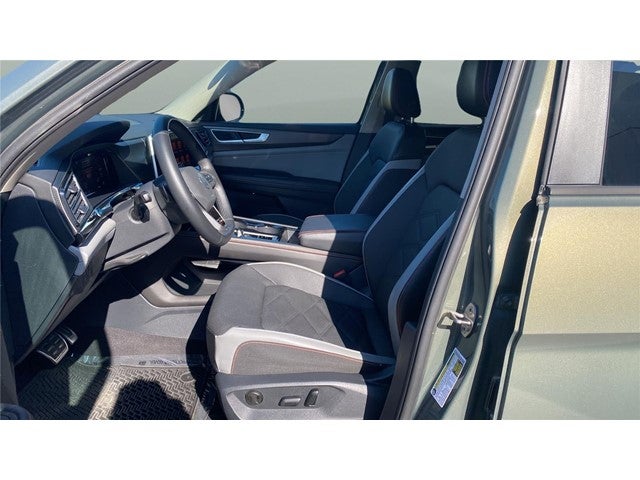 2024 Volkswagen Atlas 2.0T Peak Edition SE w/Technology