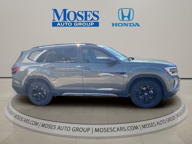 2024 Volkswagen Atlas 2.0T Peak Edition SE w/Technology