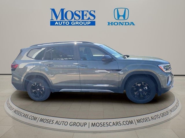 2024 Volkswagen Atlas 2.0T Peak Edition SE w/Technology