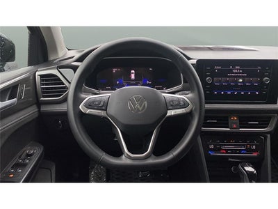 2025 Volkswagen Taos SE Black
