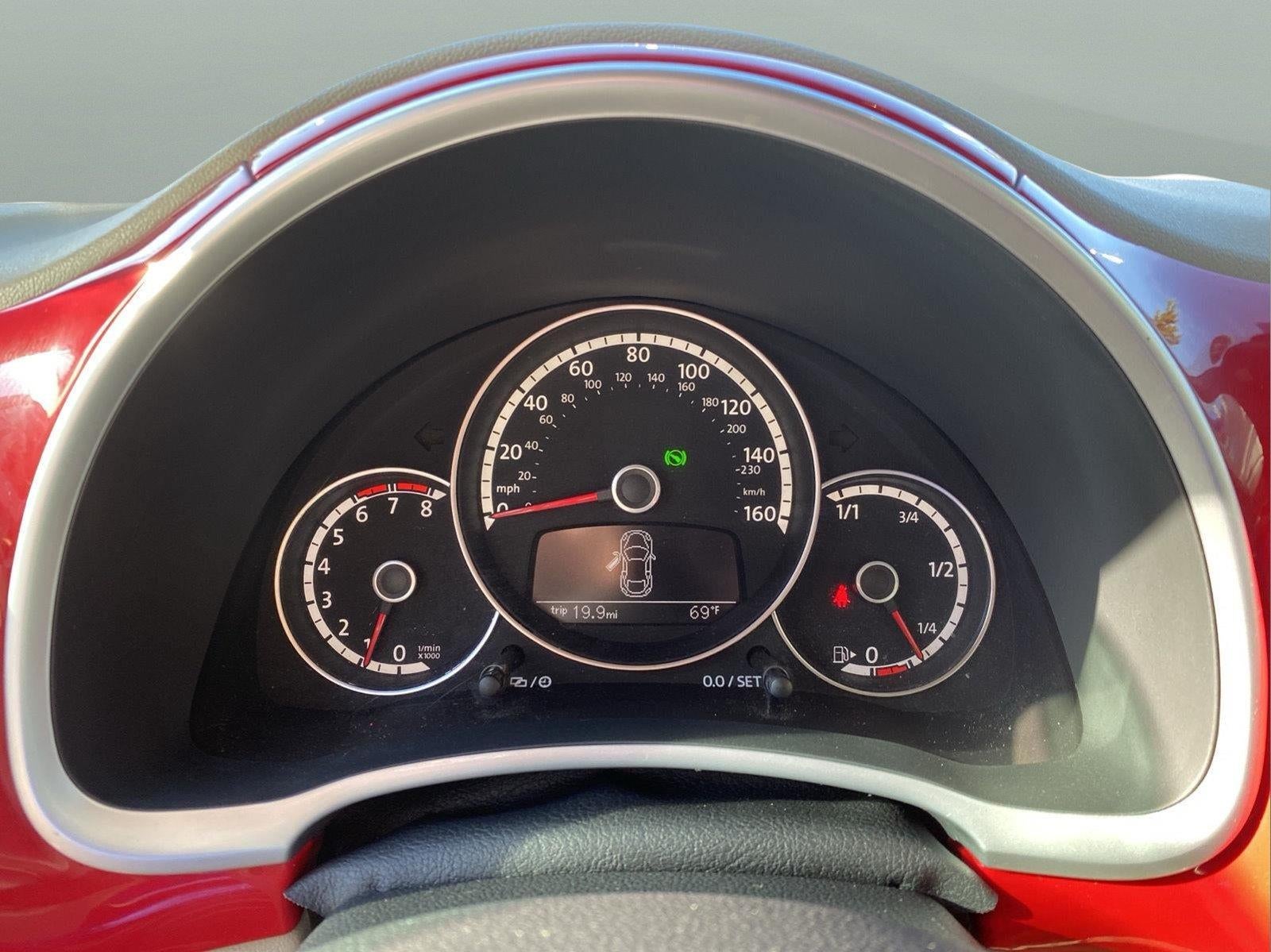 2014 Volkswagen Beetle Convertible 2.5L