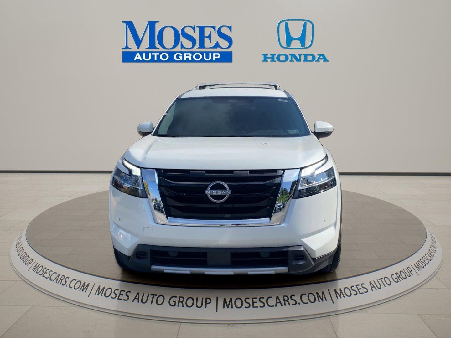 2024 Nissan Pathfinder SL