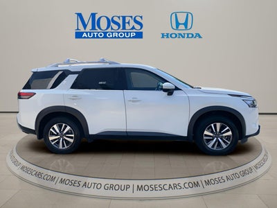2024 Nissan Pathfinder SL