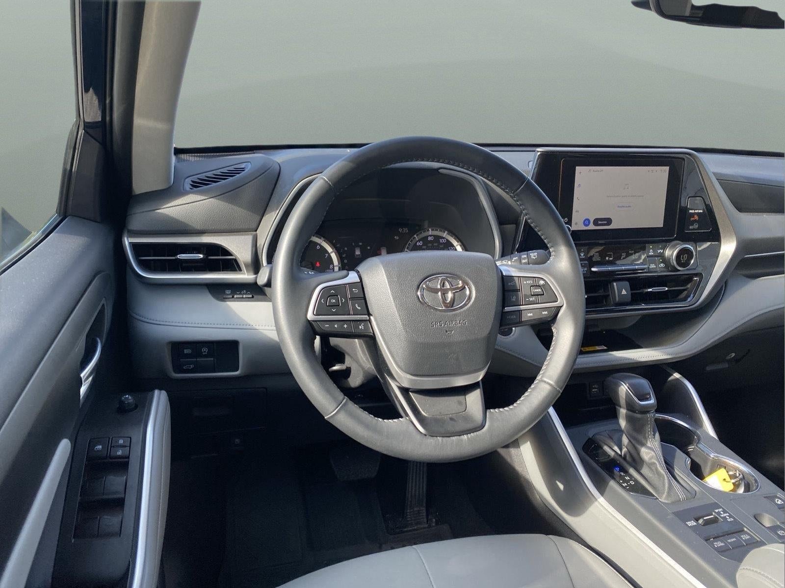 2025 Toyota Highlander XLE