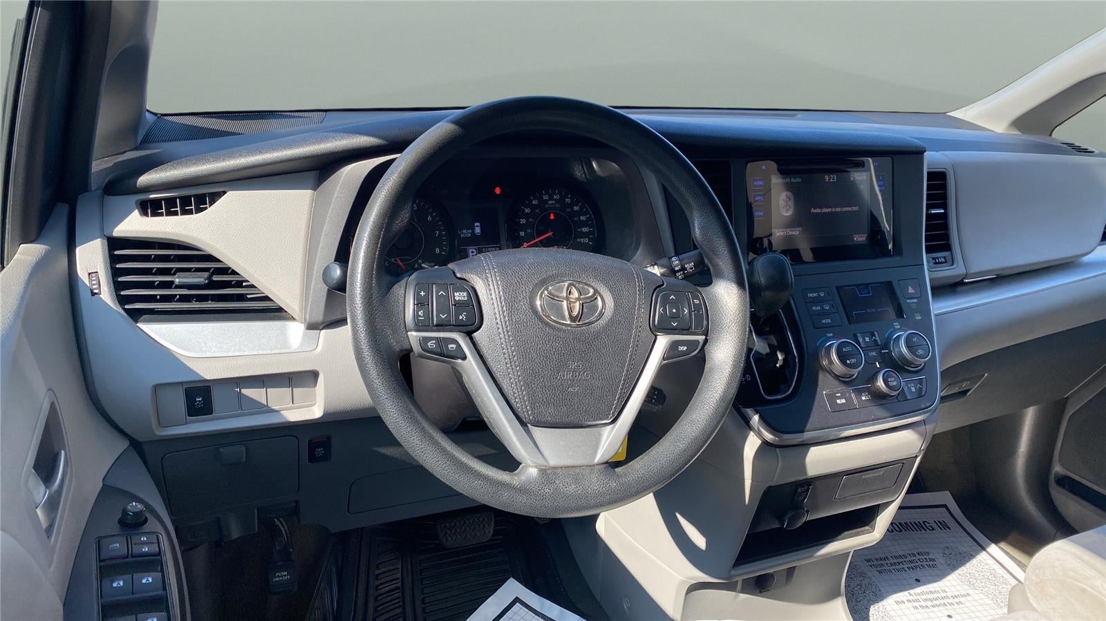 2016 Toyota Sienna LE