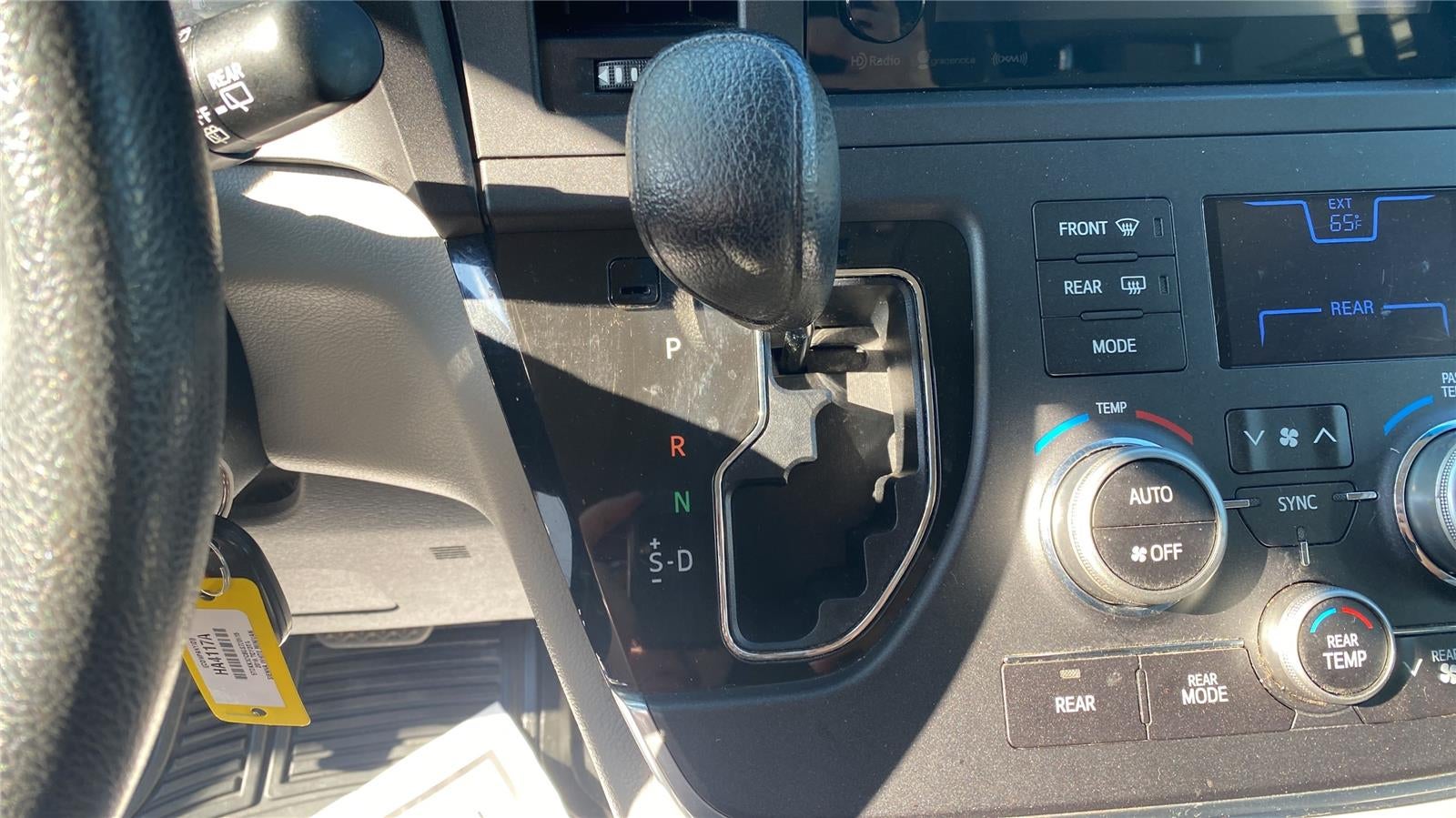 2016 Toyota Sienna LE