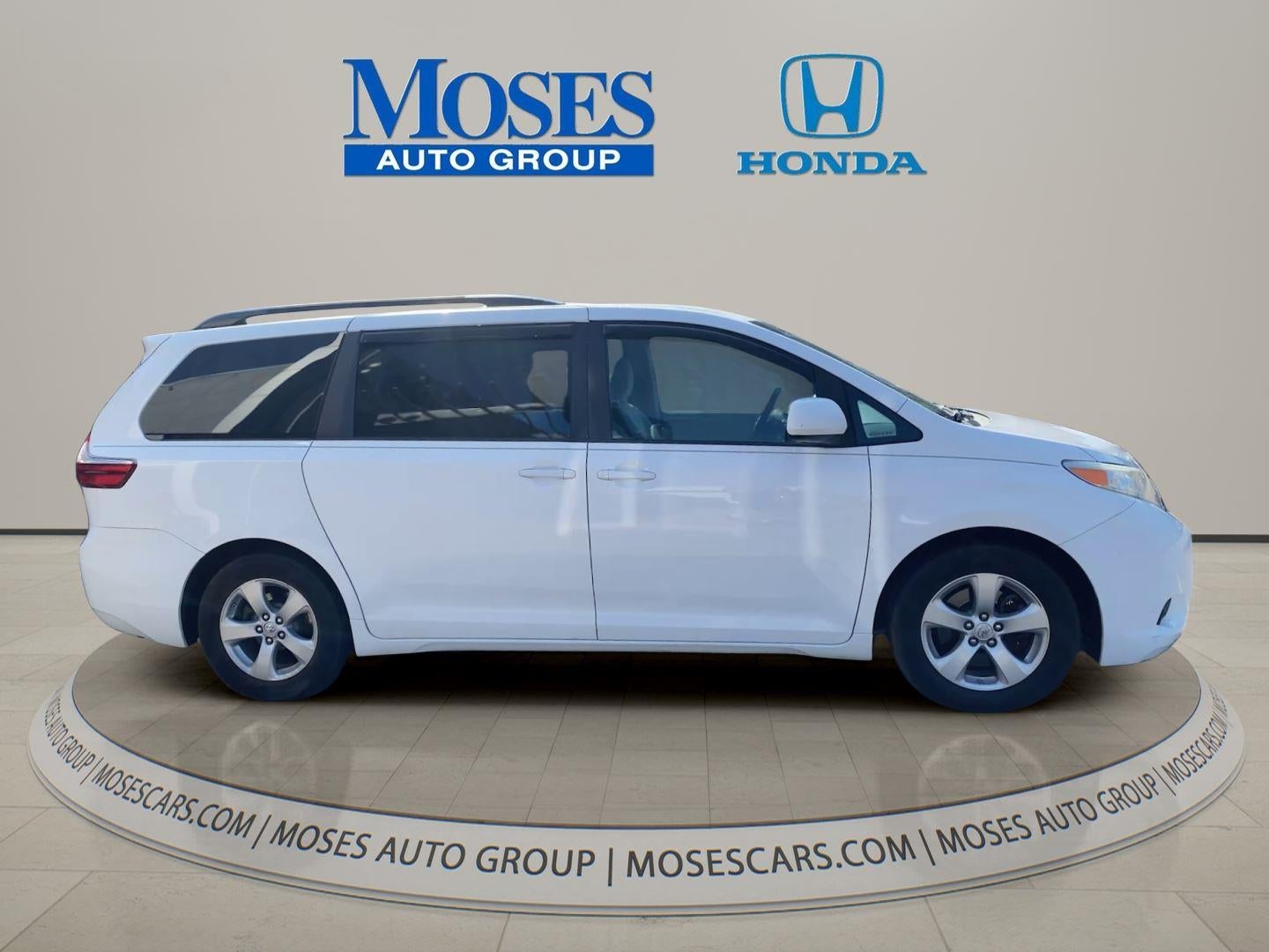 2016 Toyota Sienna LE