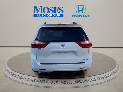 2016 Toyota Sienna LE
