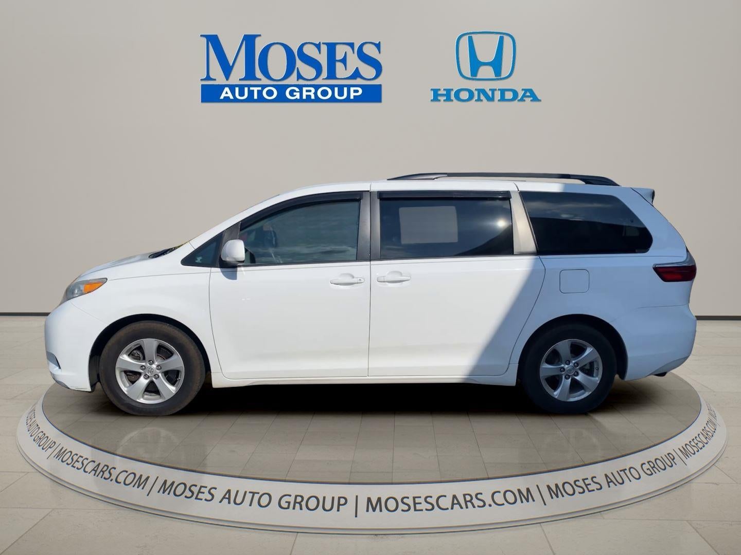 2016 Toyota Sienna LE