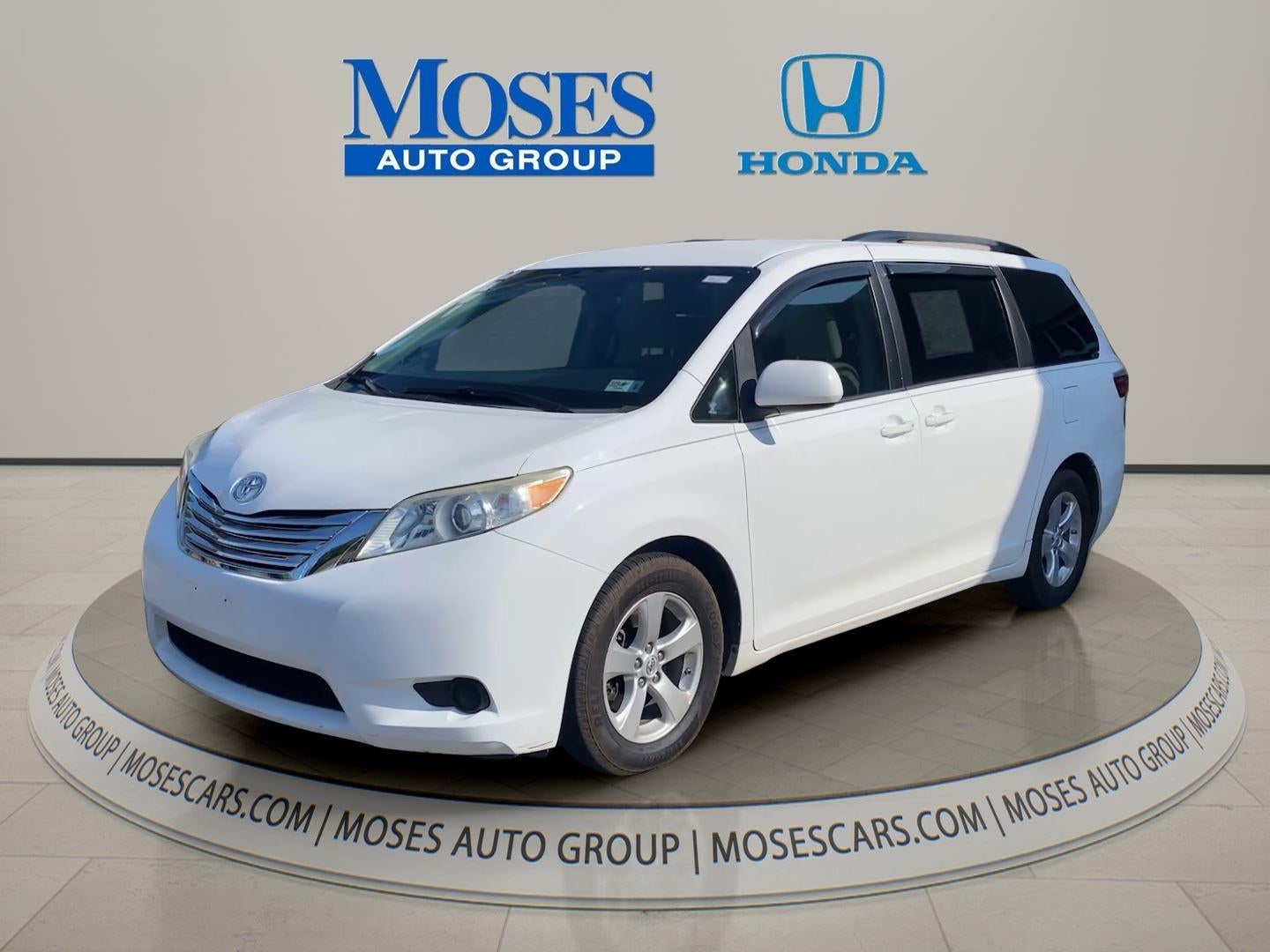 2016 Toyota Sienna LE