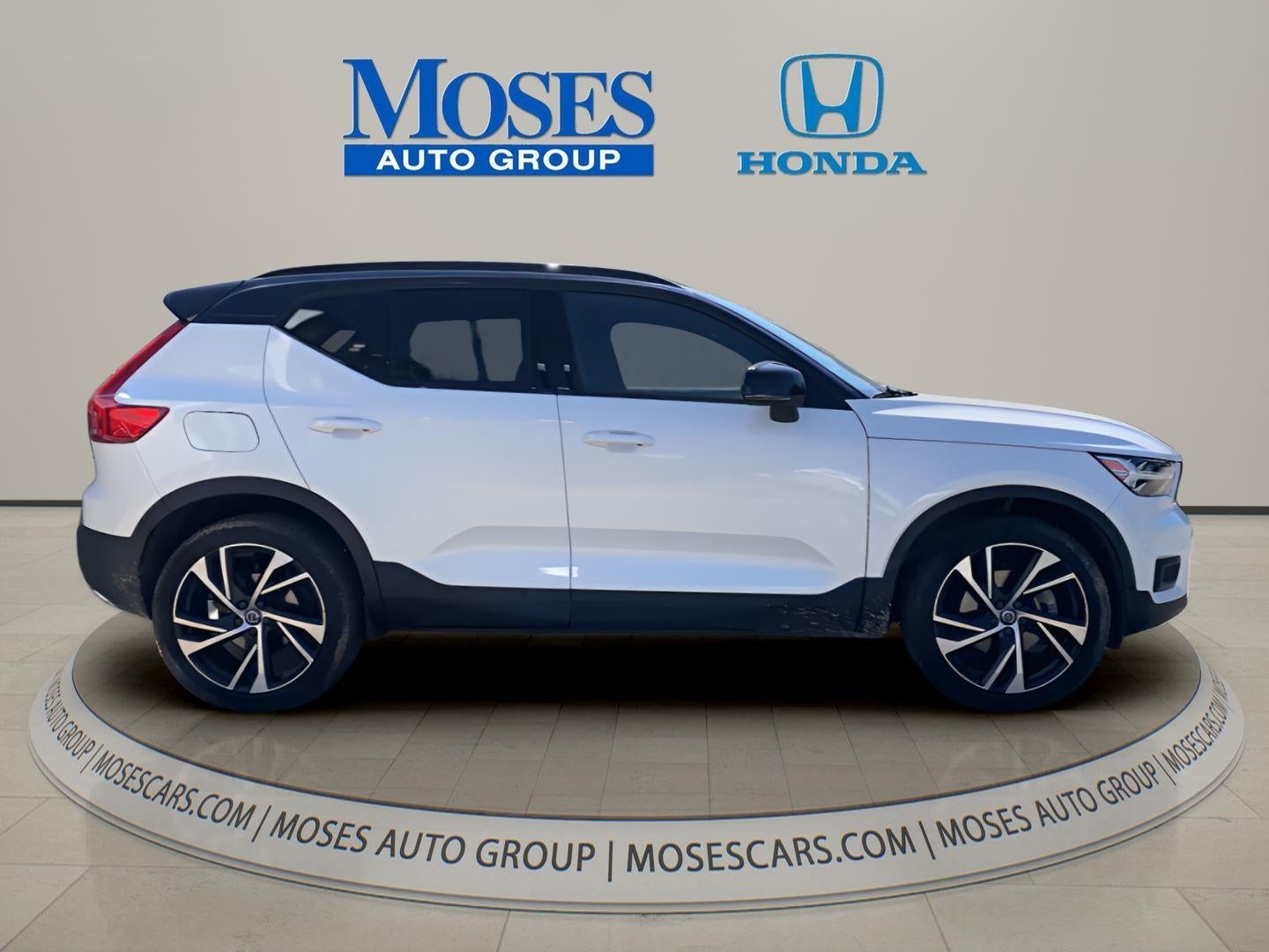 2020 Volvo XC40 R-Design