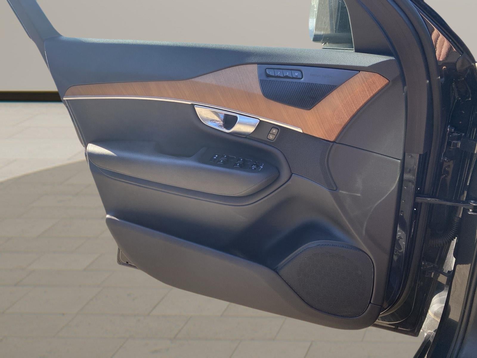 2022 Volvo XC90 Momentum